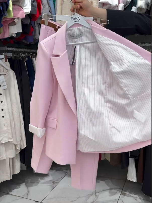 Women's elegant commuting two-piece suit