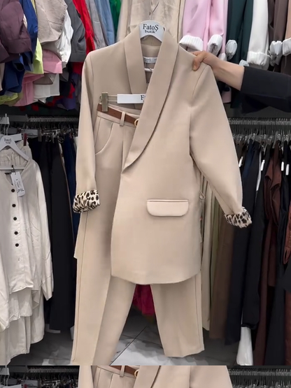 Women's elegant commuting two-piece suit