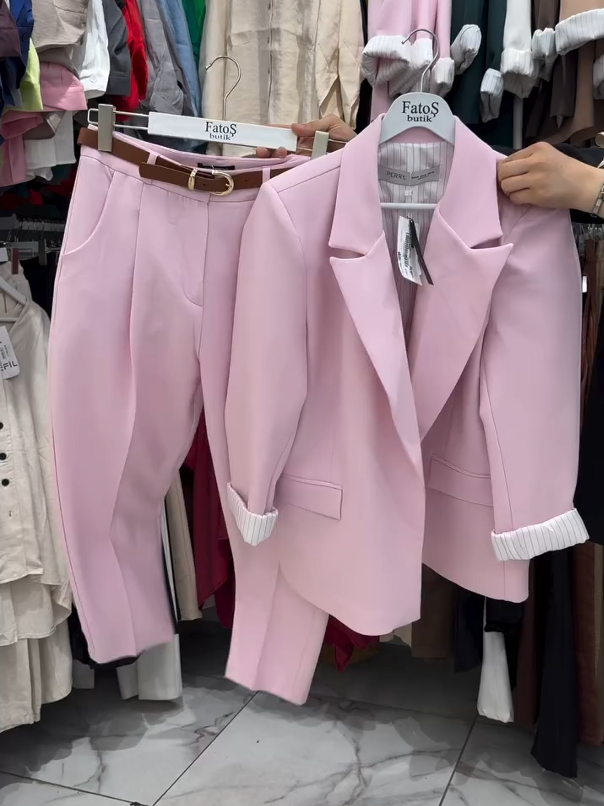 Women's elegant commuting two-piece suit